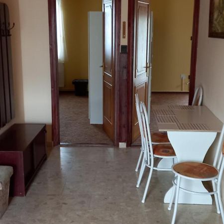 דירות שיופוק Patrik Apartman מראה חיצוני תמונה
