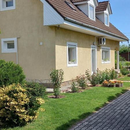 דירות שיופוק Patrik Apartman מראה חיצוני תמונה